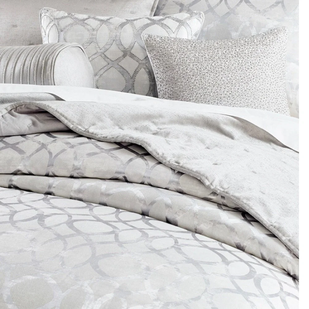NWOT Hotel Collection, Helix Collection Duvet Cover Full/Queen